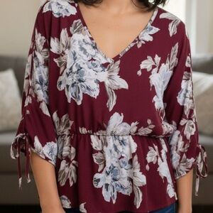 Womens blouse Floral 3/4 sleeve V neck elastic Waist Size S - pre-owned